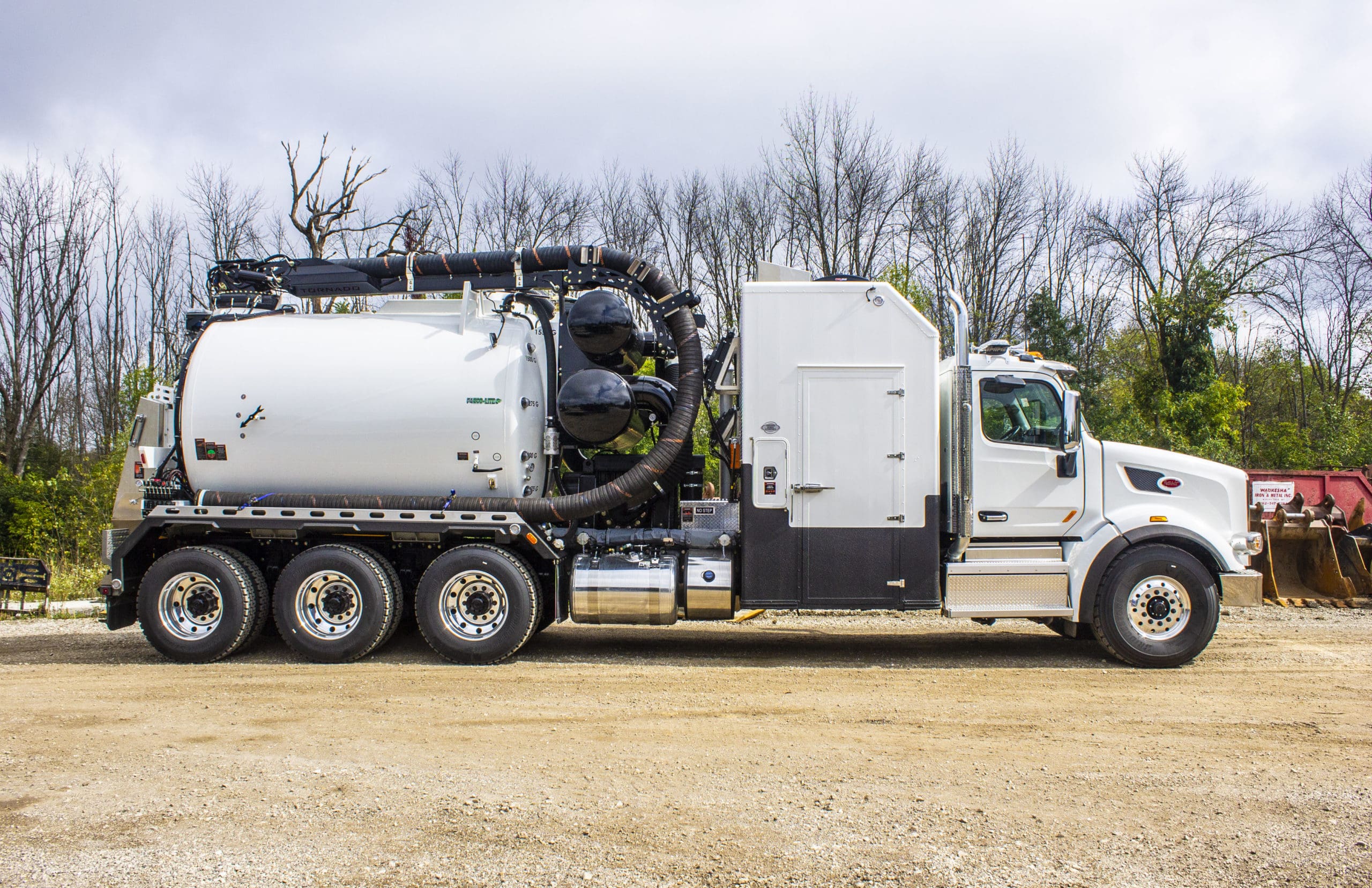Custom Truck One Source - #ICUEE2019 Preview: #Tornado F4 Eco-Lite  #Hydrovac Truck  Booth: N-3017 This Tornado F4 Eco Lite hydrovac boasts a  tridem axle with a 90″ x 10′ tank and