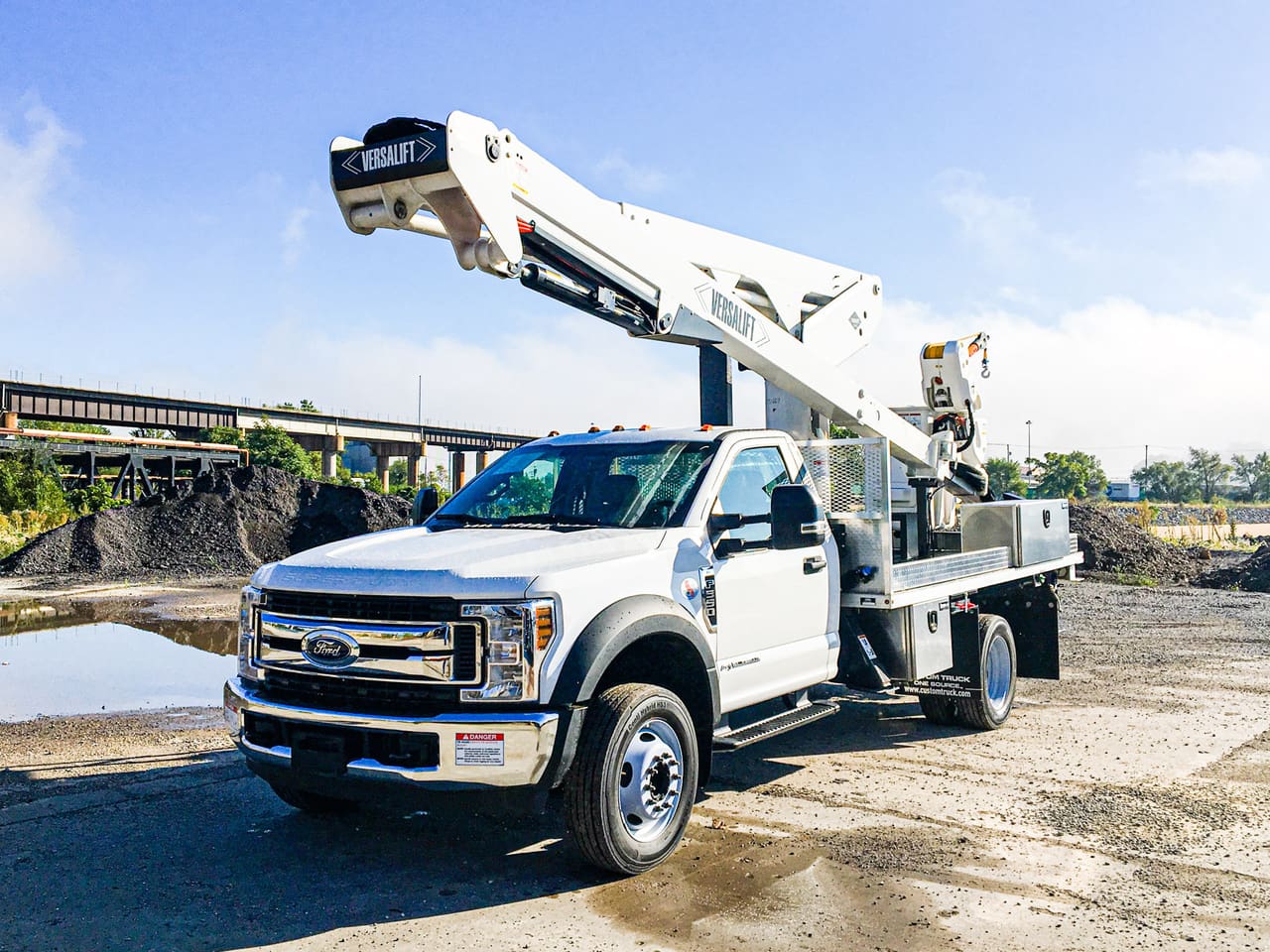 Versalift VST-52-I Bucket Truck – Custom Truck One Source